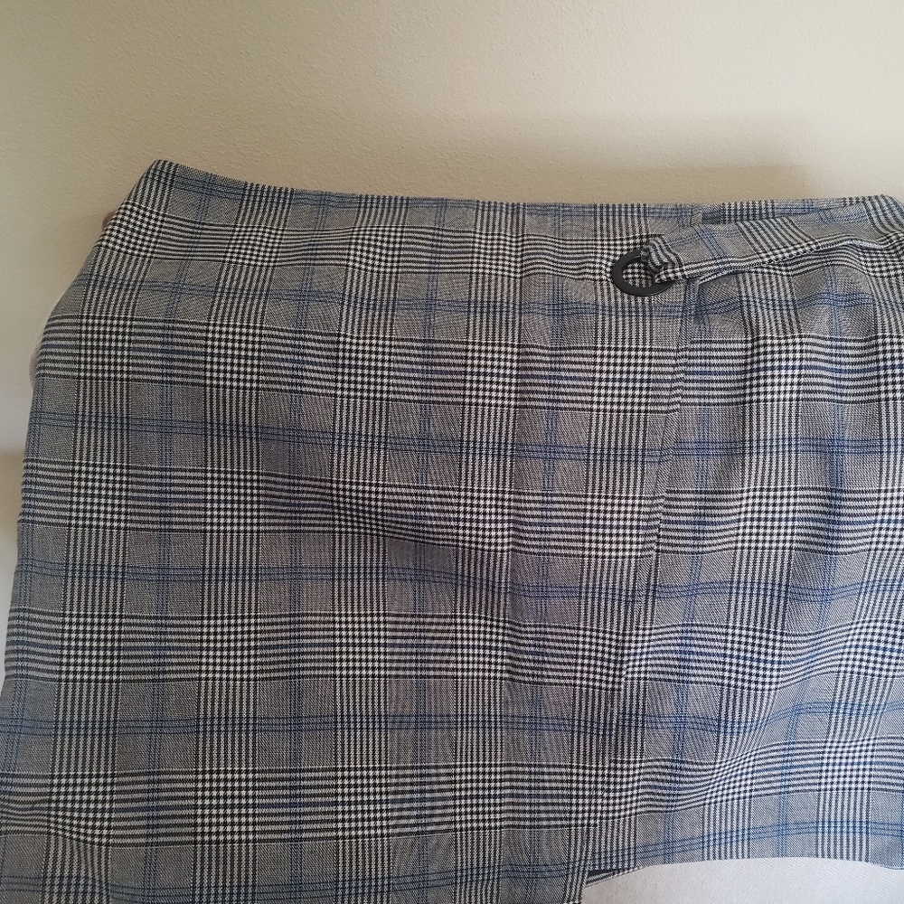 Vince Camuto mini skirt size14
